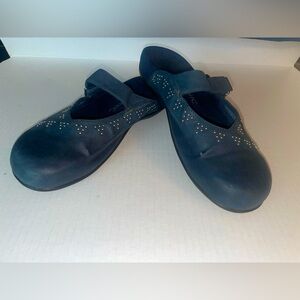 Vionic Marjie Arch Comfort Mary Jane Navy Blue leather with silver stud accents